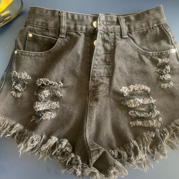 Shorts - Picture 1 of 4